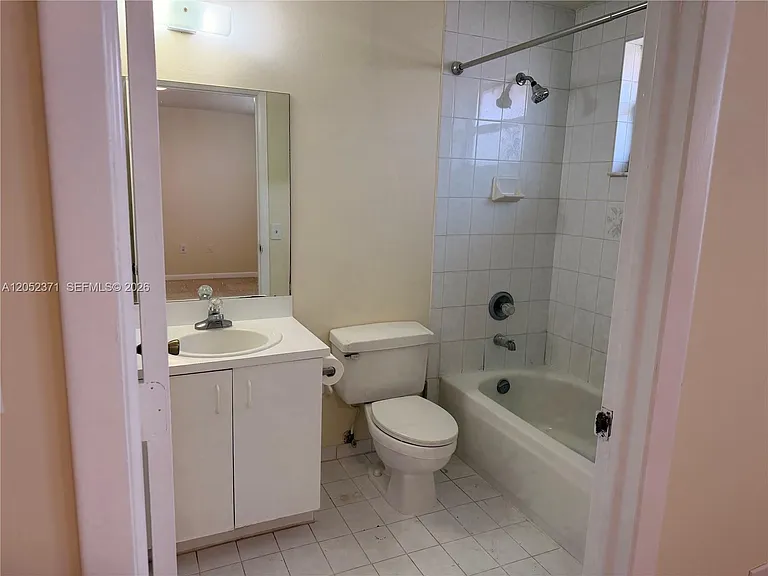 8019 Lake Dr #202 — Photo 9