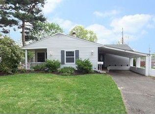 98 Gable Hill Rd, Levittown, PA 19057