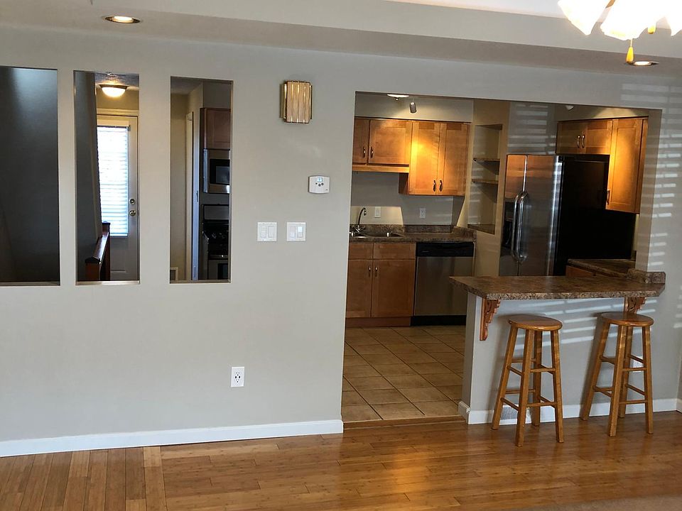 1st image of 2325 Sierra St