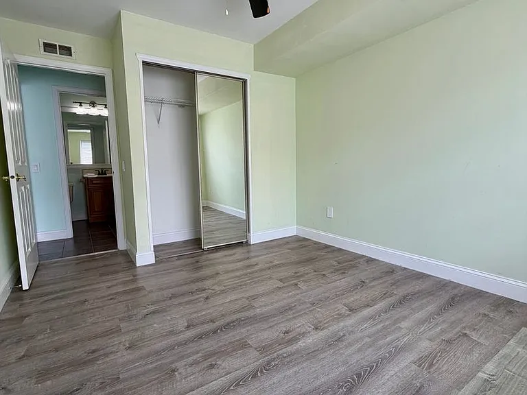 401 Waters Edge Dr — Photo 15