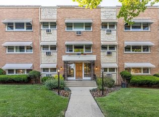 4820 Conrad St APT 106, Skokie, IL 60077