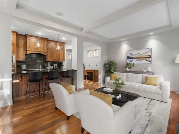 30 E Cranarch Cir SE, Calgary, AB T3M 0S3