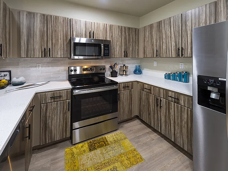 4001 Midtown — Photo 34