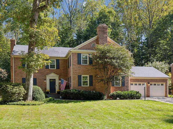 7701 Hackamore Dr, Potomac, MD 20854