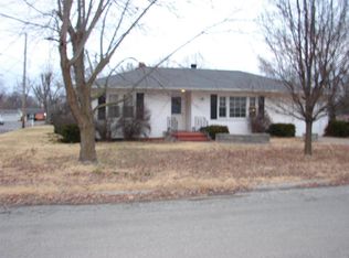 301 Edna Ln, Sparta, IL