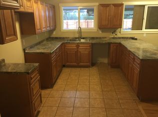 76 Woodlane Dr, Springfield, OR 97477