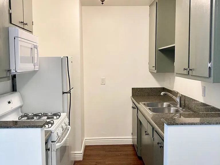 203 Ladera Street — Photo 2