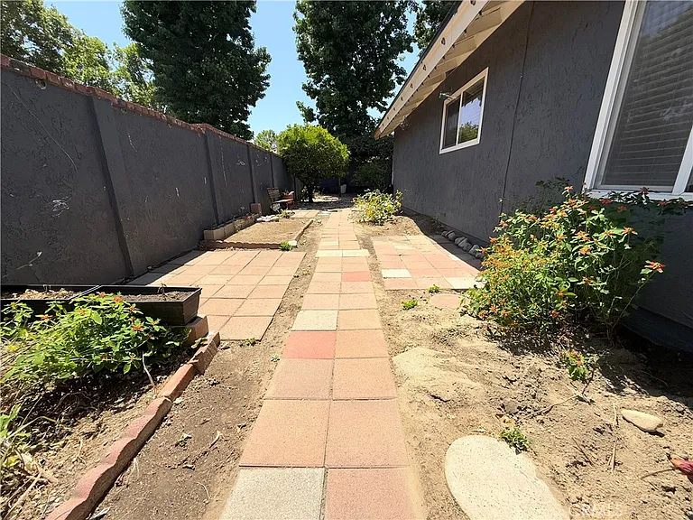 12884 Raintree Ct — Photo 13