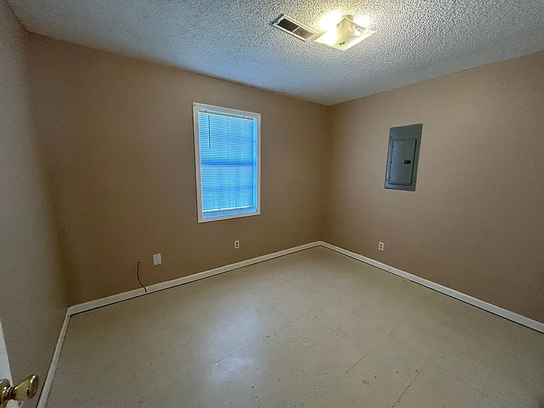 9 Tina Drive — Photo 7