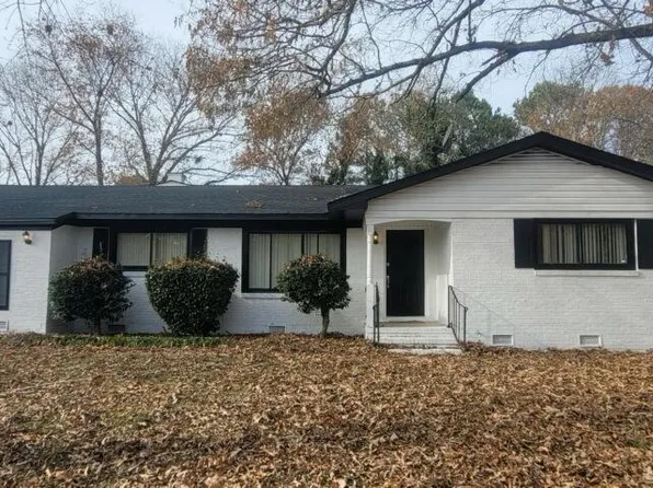 381 Summer Hill Rd, Fayetteville, NC 28303