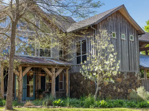 3702 County Road 151, Bedias, TX 77831