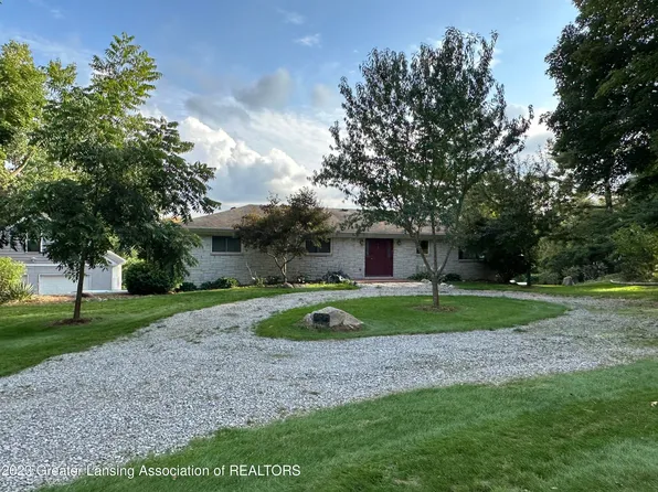 12899 W Herbison Rd, Eagle, MI 48822