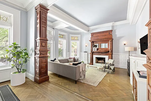 Sold by Compass | media 2