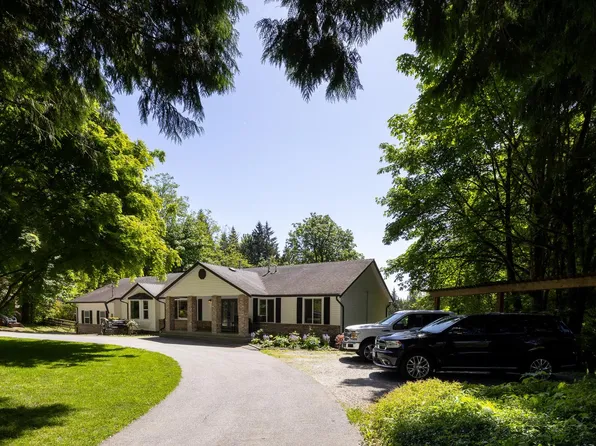 27454 110th Ave, Maple Ridge, BC V2W 1P5