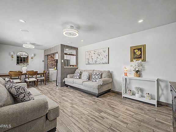 5th image of 3021 W VILLA Street