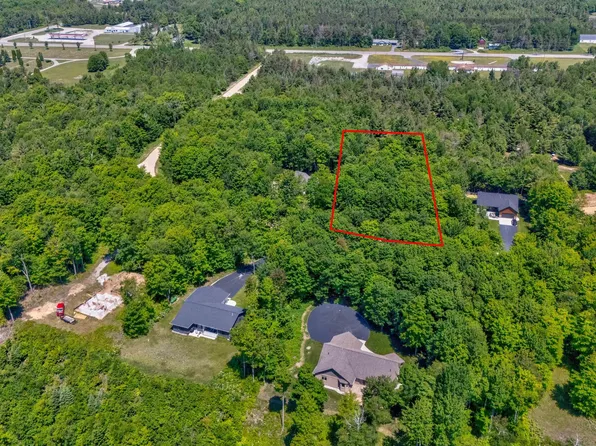 Dillexie Ln, Manistique, MI 49854