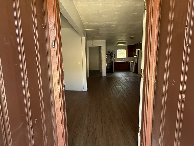 5691 Atlee Ave — Photo 3