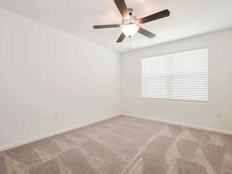 2042 Hemingway Cir — Photo 10