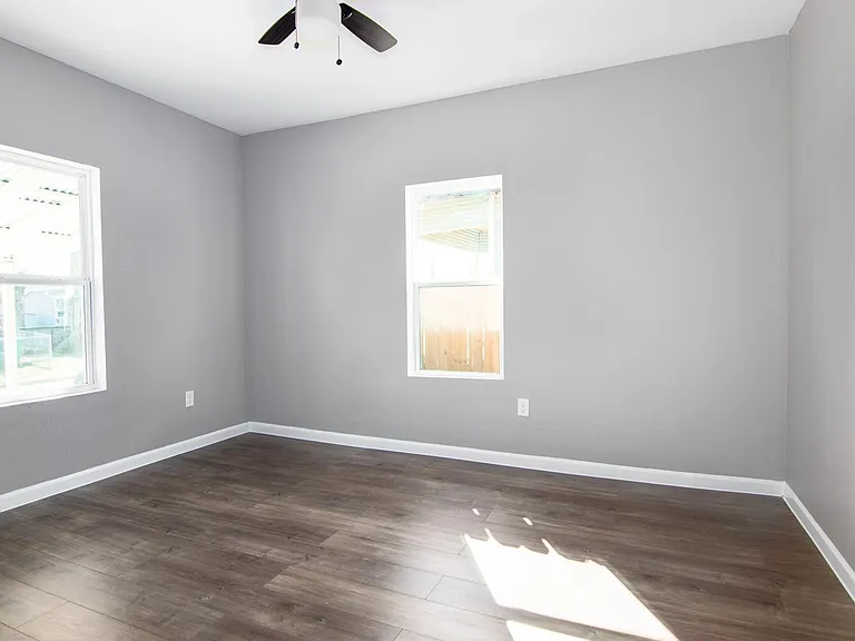 1709 Stevens St — Photo 11