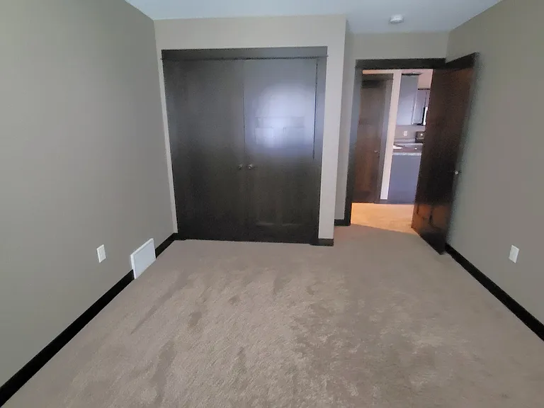 1929 Cypress Ct NE #6 — Photo 9