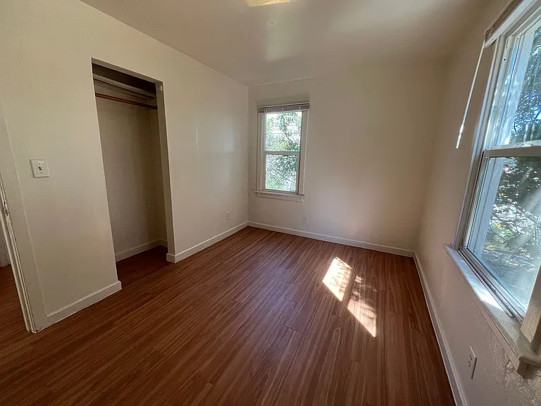 717 SW 4th St — Photo 11