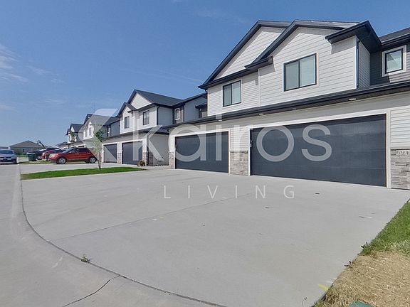 2nd image of 6940 Holly Ct