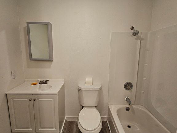 5th image of 202 W 1st Ave #3