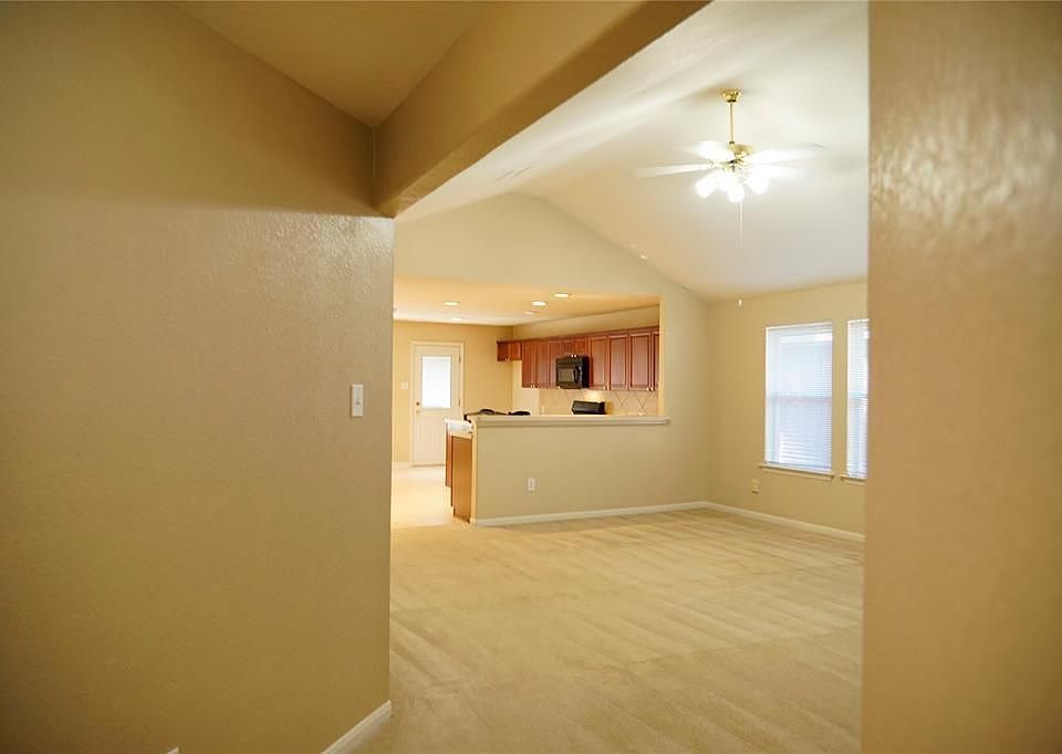 2nd image of 226 W Misty Dawn Dr
