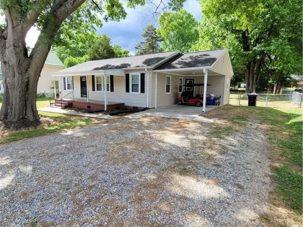 104 Hillcrest Ave, Belton, SC 29627