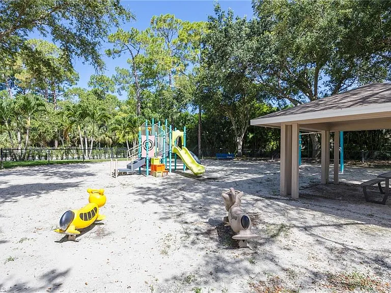 789 Coldstream Ct — Photo 45