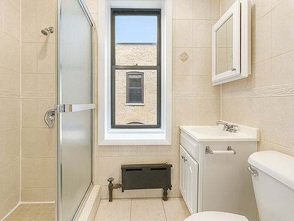 4th image of 203 17th St APT 9