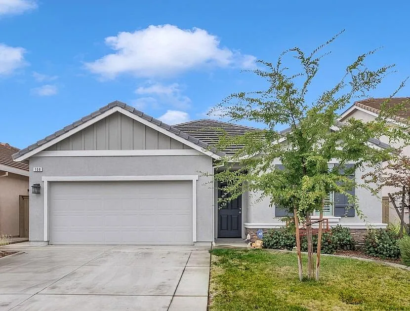 108 Le Bourget Cir photo 1