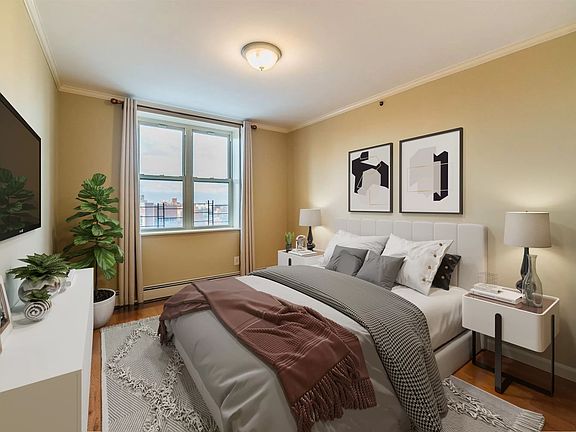 4th image of 14218 38th Ave APT 9G