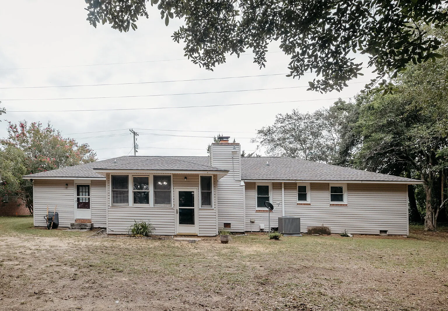 4 bed, 2.5 bath, 2006 sqft, $3,600 — Photo 4