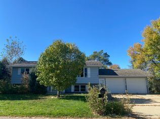 1834 7th Ave SW, Dickinson, ND 58601