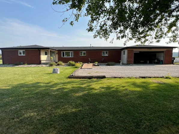 9522 Hoagland Rd, Hoagland, IN 46745