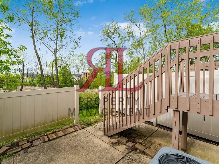 5807 Bridgehampton Dr — Photo 37