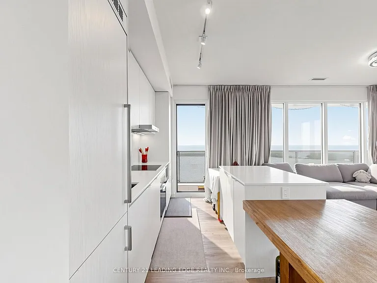 55 Cooper St #6211 — Photo 12