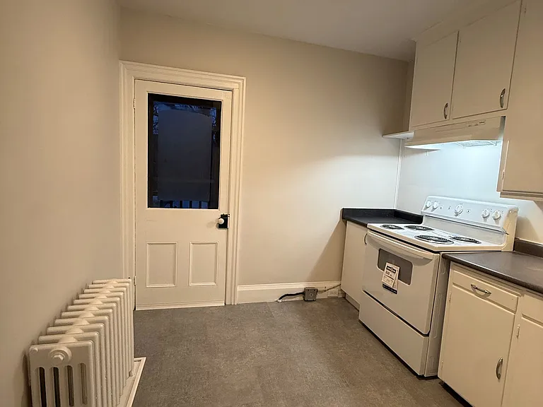 59 B Wellington St E #UPPER — Photo 7