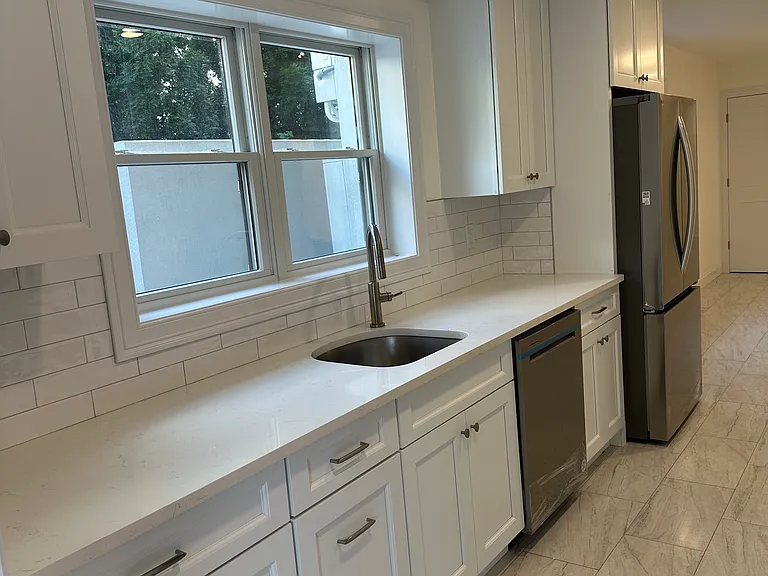 65 Cox Ave — Photo 3