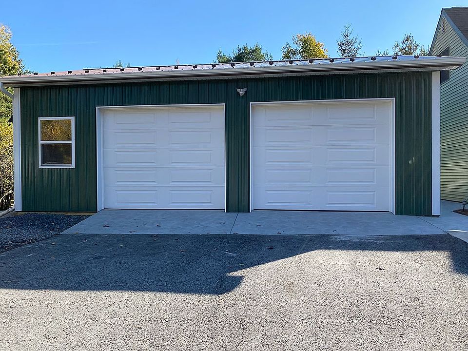 2nd image of 220 Poplar Dr