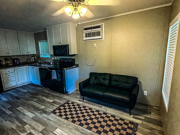 5th image of 108 Pecan Acres Dr