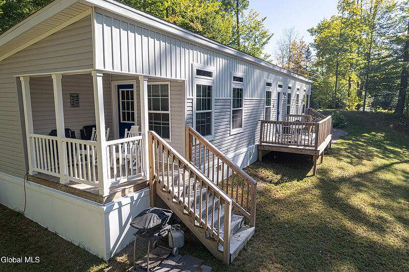 4th image of 12 Pine Ridge Road