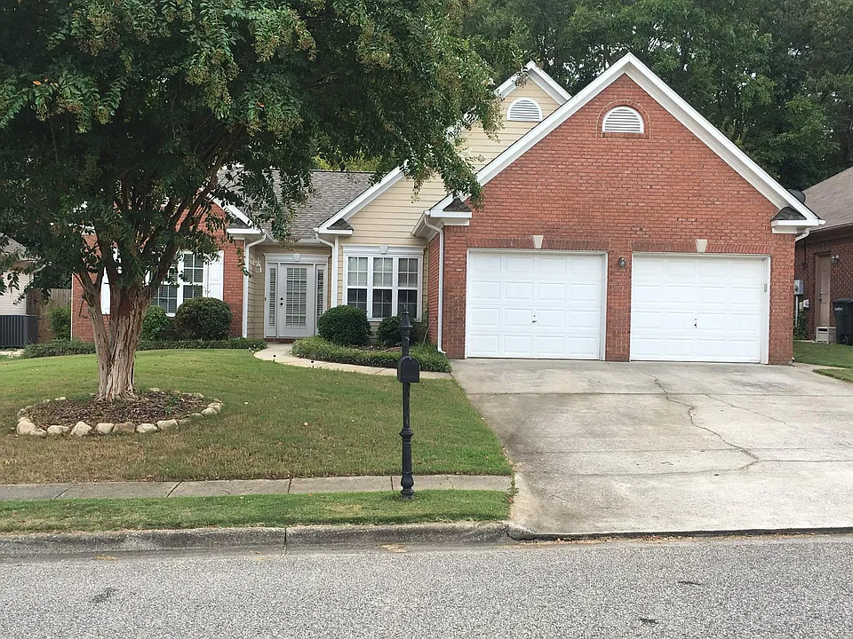 110 Calumet Dr