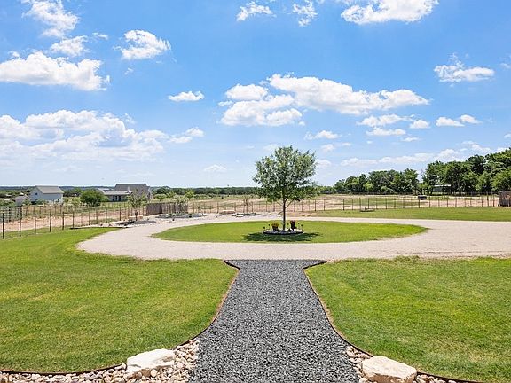 4th image of 139 Armory Rd