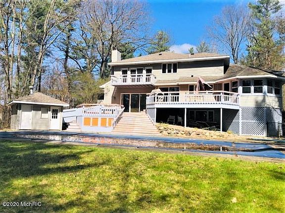 3rd image of 13461 Woodland Ct