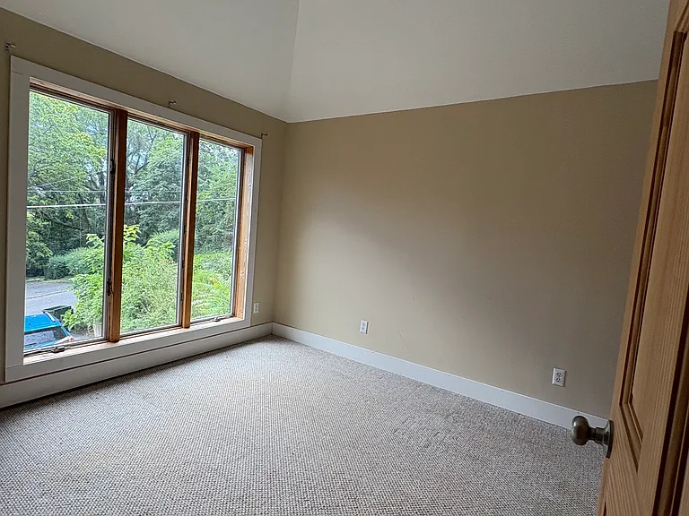 1203 W Johnson St — Photo 27