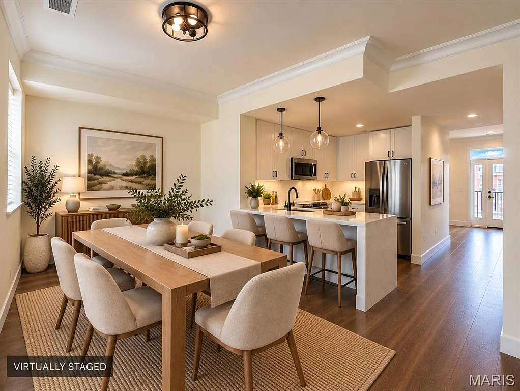 2 bed, 2.0 bath, 975 sqft, $2,300 — Photo 3