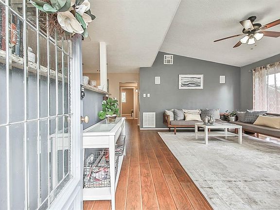4th image of 4110 Marlborough Dr