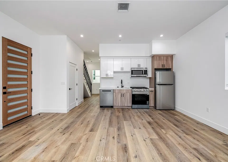 5044 Laurel Canyon Blvd